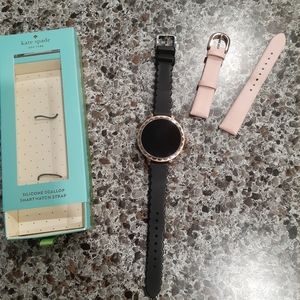 black silicone scallop smartwatch 2